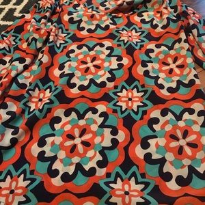 Super cute fun top!!